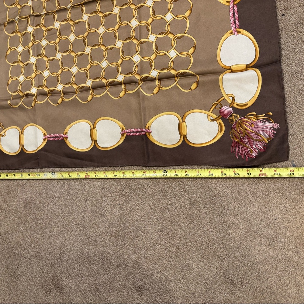 GUCCI Brown and Gold Chain Print Scarf - Picture 5 of 8